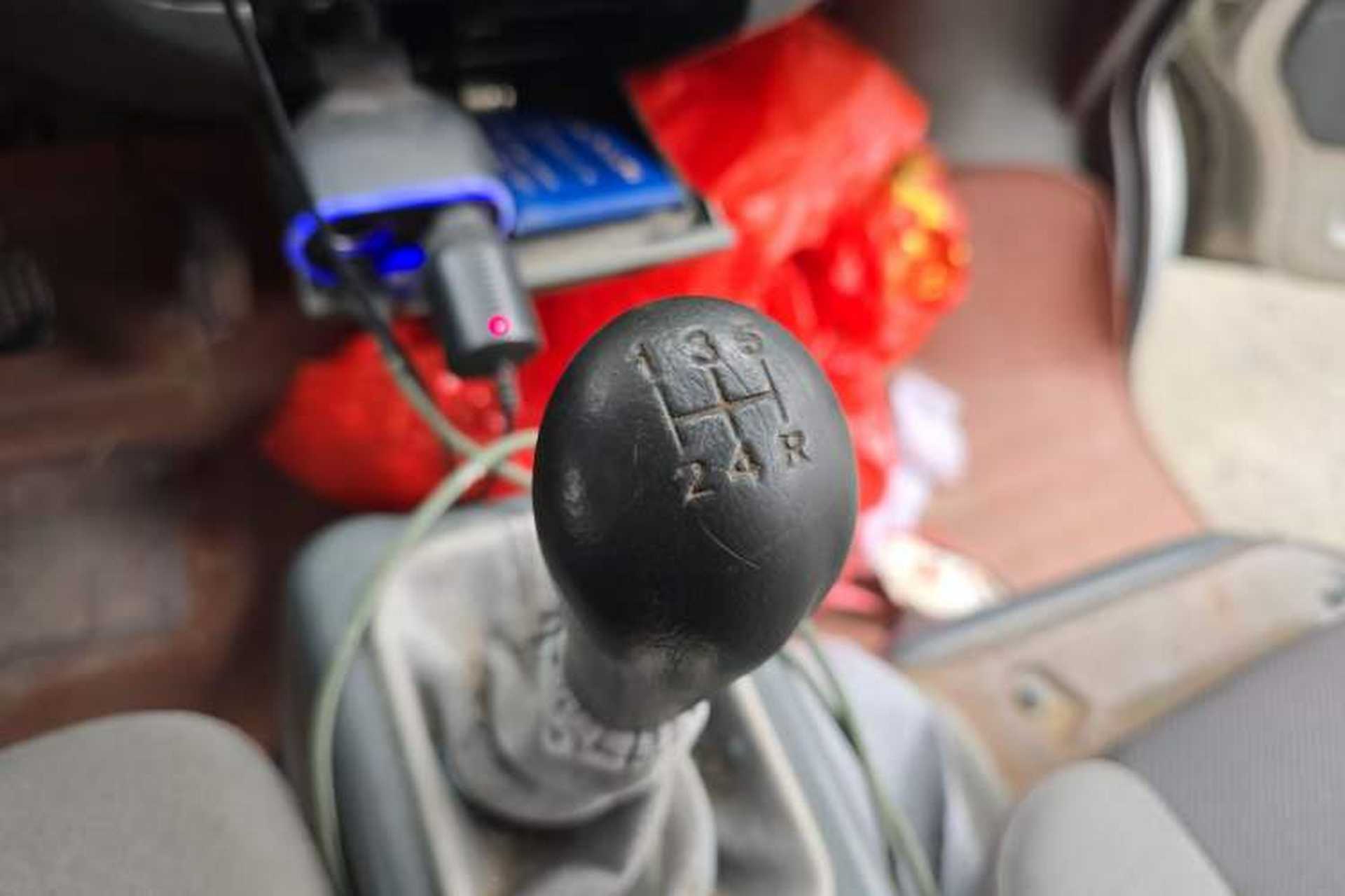 Used Wuling Zhiguang 2010 1.0L New Version Practical Short-Body L2Y Gear Lever