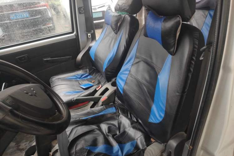 Used Wuling Zhiguang 2010 1.0L New Version Liye Style with Shorter Body Left Front Seat
