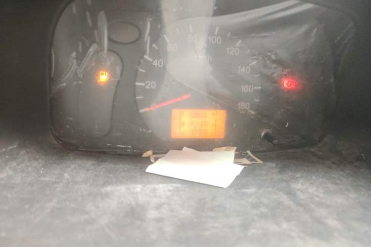 Used Wuling Zhiguang 2010 1.0L New Version Liye Style with Shorter Body Odometer Close Up
