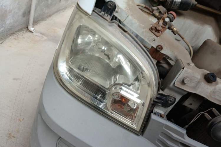 Used Wuling Zhiguang 2010 1.0L New Version Practical Edition with Short Body Right Front Headlight