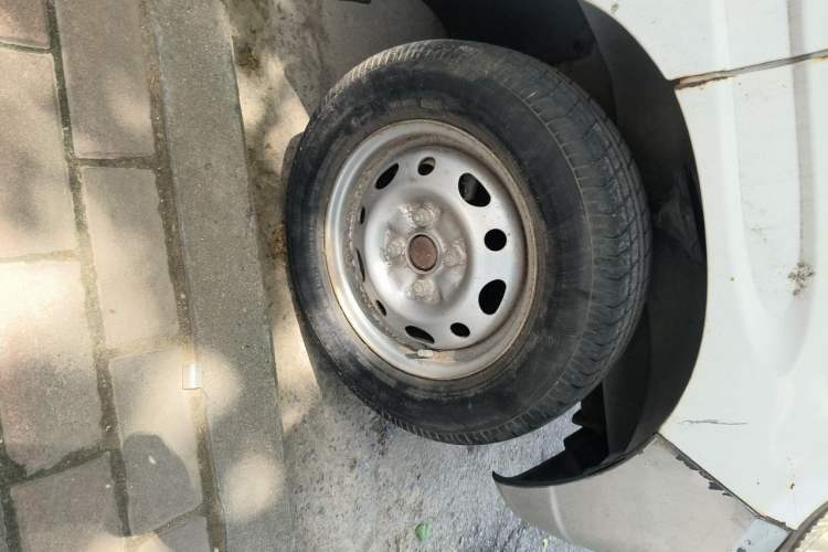Used Wuling Zhiguang 2010 1.0L Base Version Right Front Wheel Hub