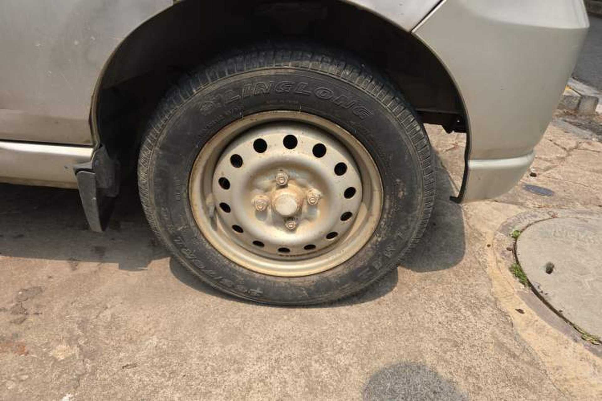 Used Wuling Zhiguang 2010 1.0L New Version Practical Short-Body L2Y Right Front Wheel Hub