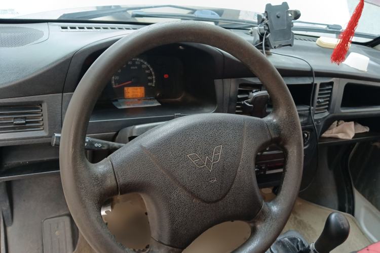 Used Wuling Zhiguang 2010 1.0L New Version Practical Edition with Short Body Steering Wheel