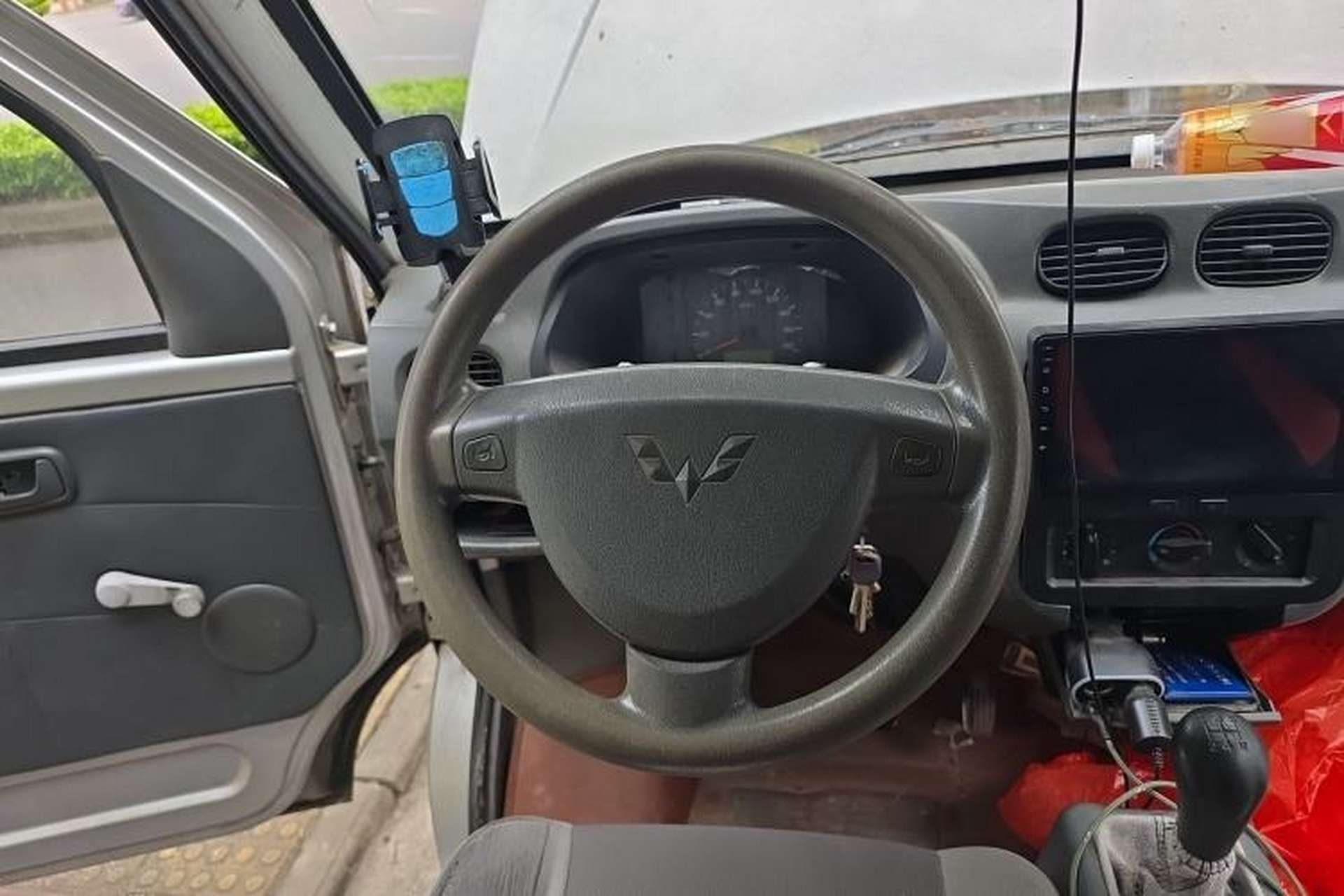 Used Wuling Zhiguang 2010 1.0L New Version Practical Short-Body L2Y Steering Wheel
