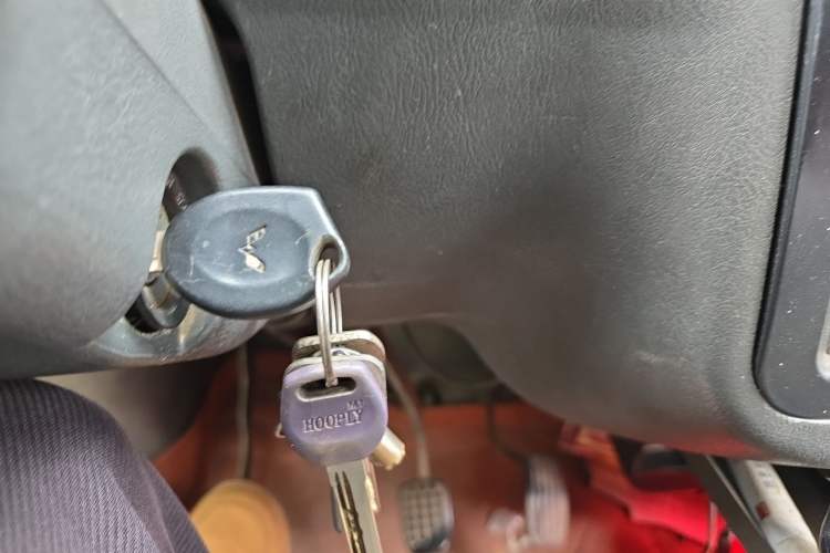 Used Wuling Zhiguang 2010 1.0L New Version Practical Short-Body L2Y Vehicle Key
