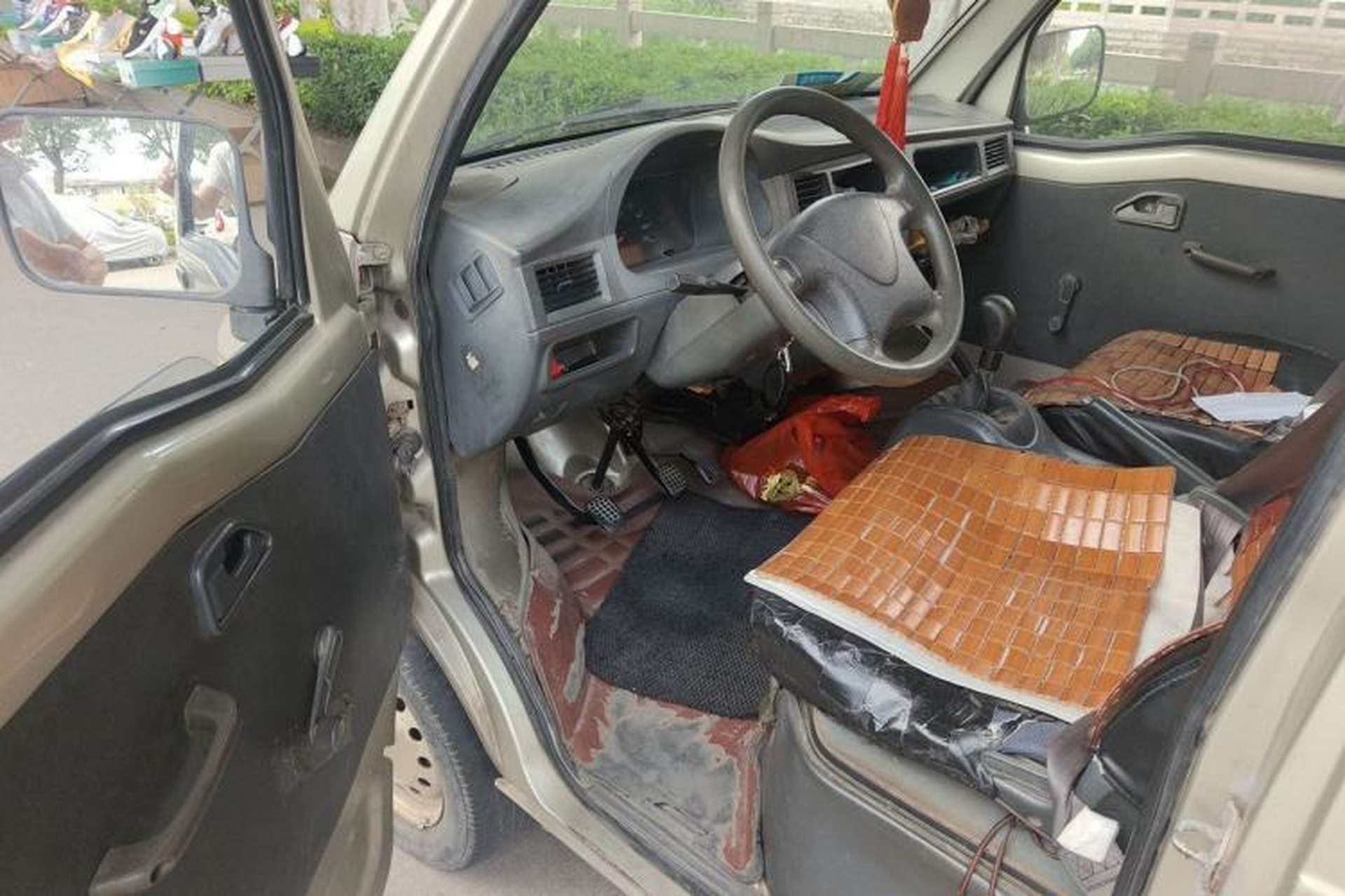 Used Wuling Zhiguang 2010 1.0L Liye Edition Driver Seat