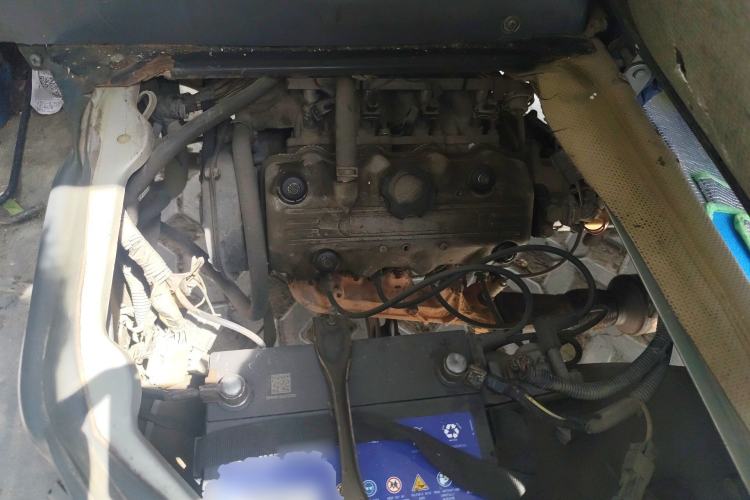 Used Wuling Zhiguang 2010 1.0L Liye Edition Engine Bay