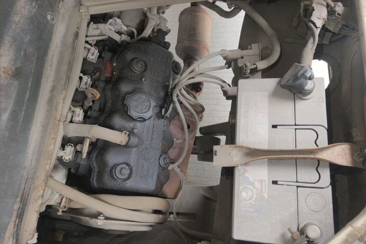 Used Wuling Zhiguang 2010 1.0L Liye Edition Engine Bay