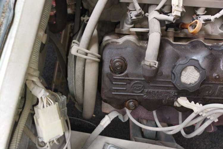 Used Wuling Zhiguang 2010 1.0L Liye Edition Engine Bay Right