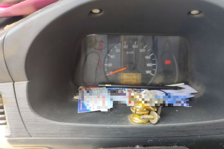Used Wuling Zhiguang 2010 1.0L Liye Edition Odometer Close Up
