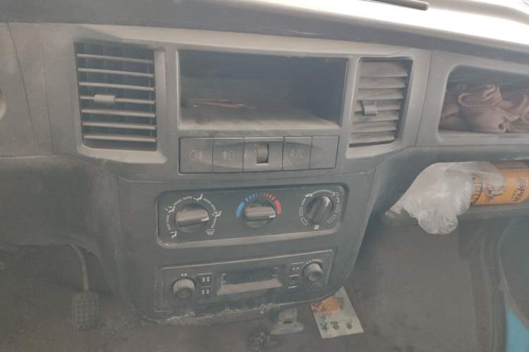 Used Wuling Zhiguang 2013 1.0L Practical Version Audio And AC Panel