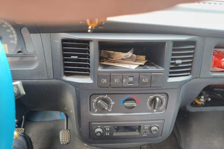 Used Wuling Zhiguang 2013 1.0L Practical Version Audio And AC Panel