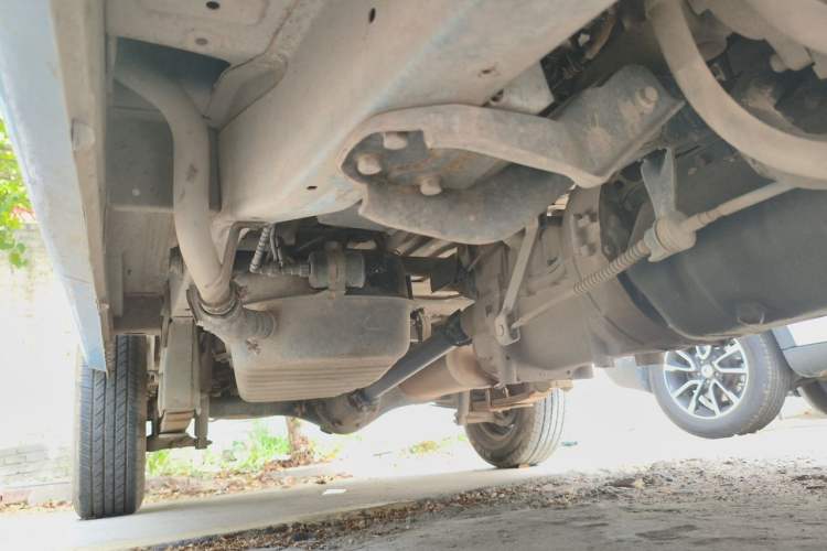Used Wuling Zhiguang 2013 1.0L Practical Version Chassis Front Right