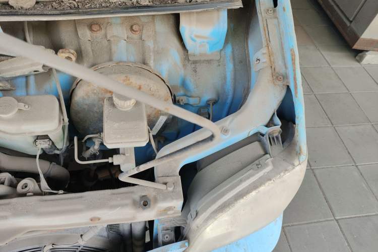 Used Wuling Zhiguang 2013 1.0L Practical Version Engine Bay Left