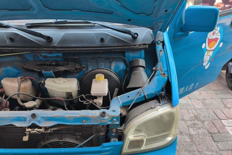 Used Wuling Zhiguang 2013 1.0L Practical Version Engine Bay Left