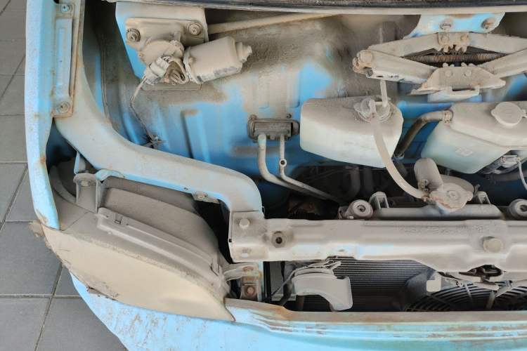 Used Wuling Zhiguang 2013 1.0L Practical Version Engine Bay Right