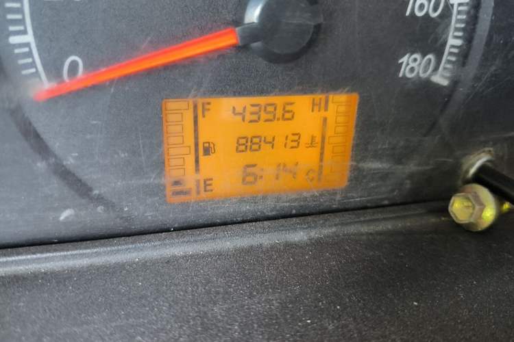 Used Wuling Zhiguang 2013 1.0L Practical Version Odometer Close Up