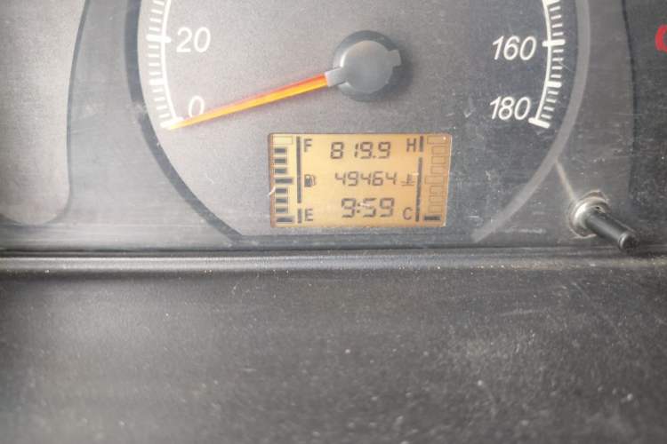 Used Wuling Zhiguang 2013 1.0L Practical Version Odometer Close Up