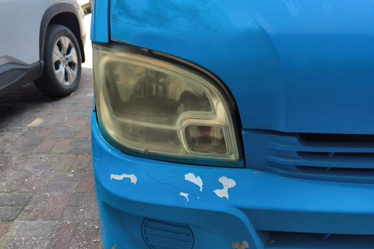 Used Wuling Zhiguang 2013 1.0L Practical Version Right Front Headlight
