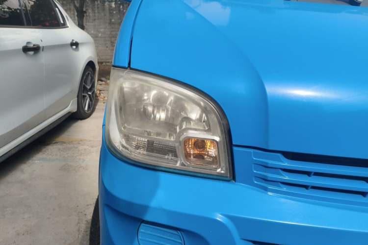 Used Wuling Zhiguang 2013 1.0L Practical Version Right Front Headlight