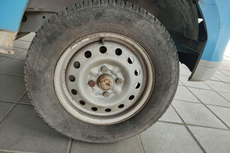 Used Wuling Zhiguang 2013 1.0L Practical Version Right Front Wheel Hub