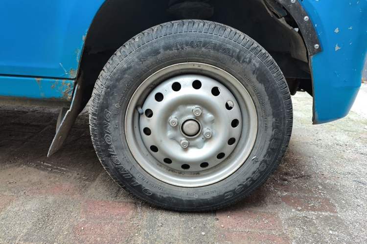 Used Wuling Zhiguang 2013 1.0L Practical Version Right Front Wheel Hub