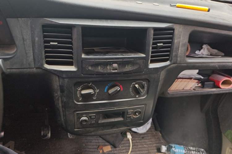 Used Wuling Zhiguang 2013 1.0L Practical Version Audio And AC Panel