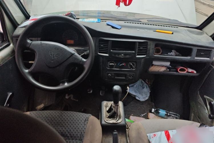 Used Wuling Zhiguang 2013 1.0L Practical Version Center Console