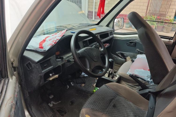 Used Wuling Zhiguang 2013 1.0L Practical Version Driver Seat