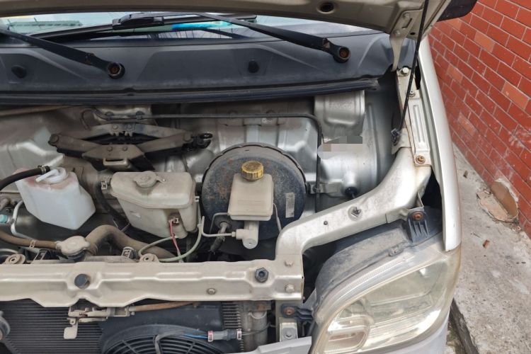 Used Wuling Zhiguang 2013 1.0L Practical Version Engine Bay Left