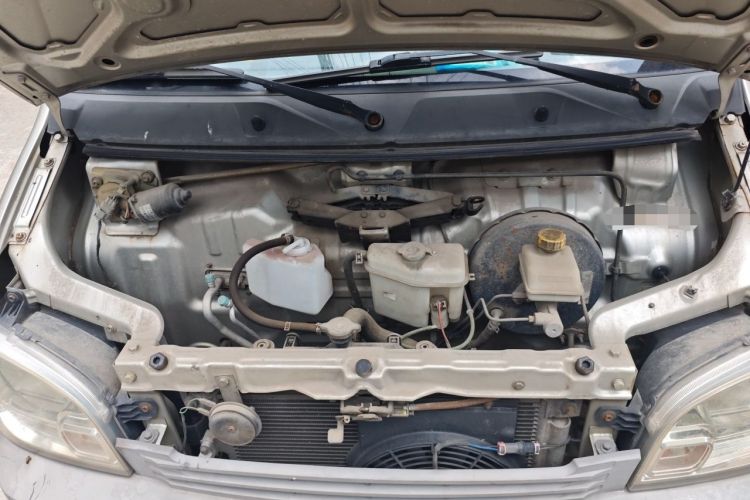 Used Wuling Zhiguang 2013 1.0L Practical Version Engine Bay