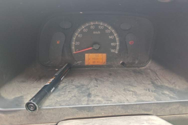 Used Wuling Zhiguang 2013 1.0L Practical Version Odometer Close Up
