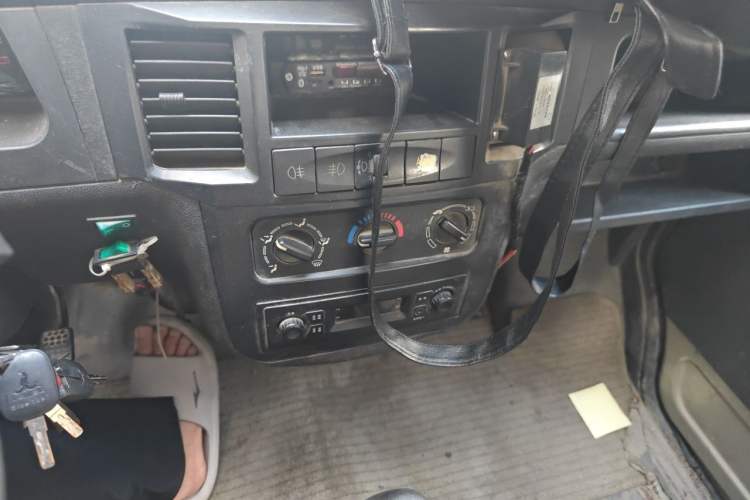 Used Wuling Zhiguang 2013 1.0L Practical Version Audio And AC Panel