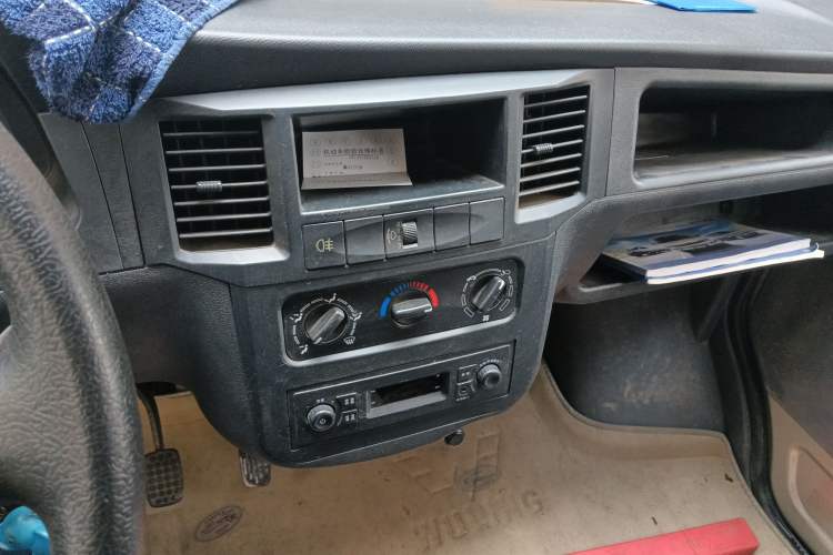 Used Wuling Zhiguang 2013 1.0L Practical Version Audio And AC Panel