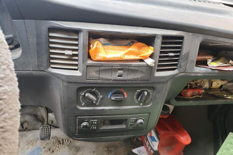 Used Wuling Zhiguang 2013 1.0L Practical Version Audio And AC Panel