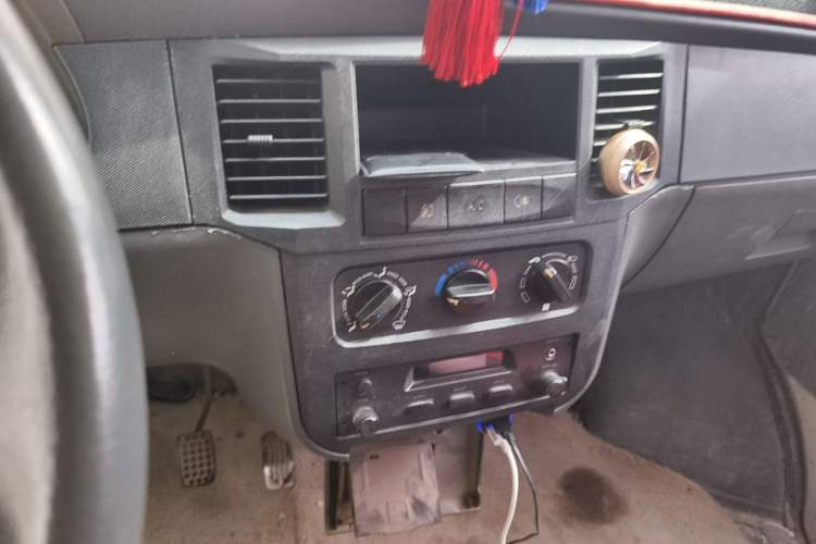 Used Wuling Zhiguang 2013 1.0L Practical Version Audio And AC Panel