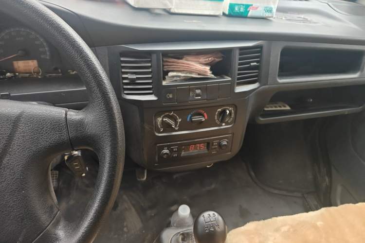Used Wuling Zhiguang 2013 1.0L Practical Version Audio And AC Panel
