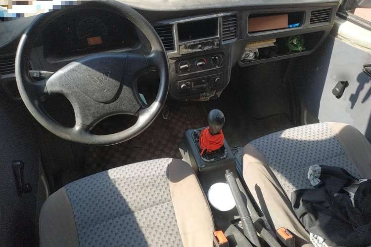 Used Wuling Zhiguang 2013 1.0L Practical Version Center Console