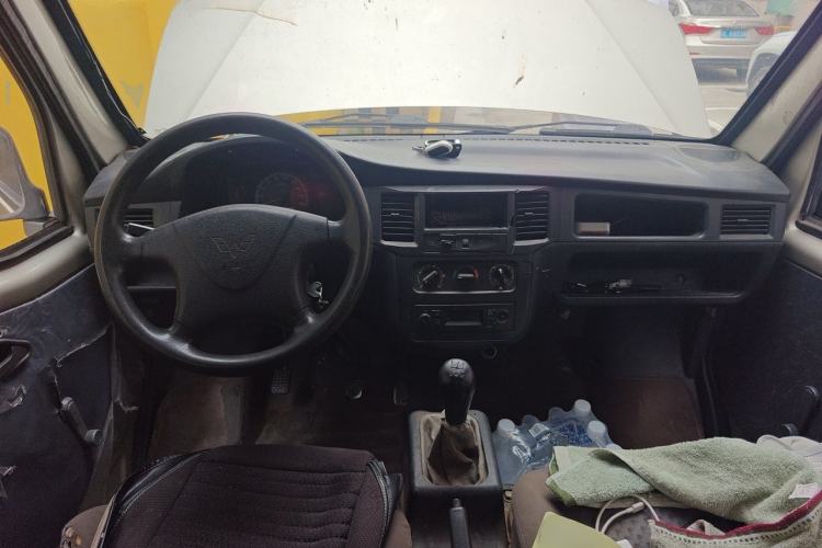 Used Wuling Zhiguang 2013 1.0L Practical Version Center Console