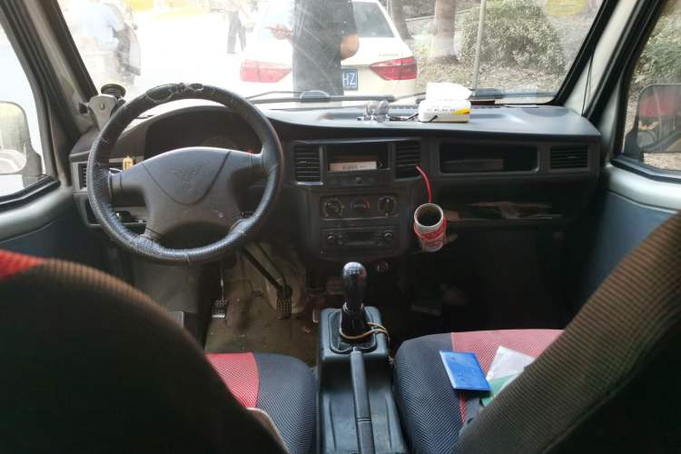 Used Wuling Zhiguang 2013 1.0L Practical Version Center Console