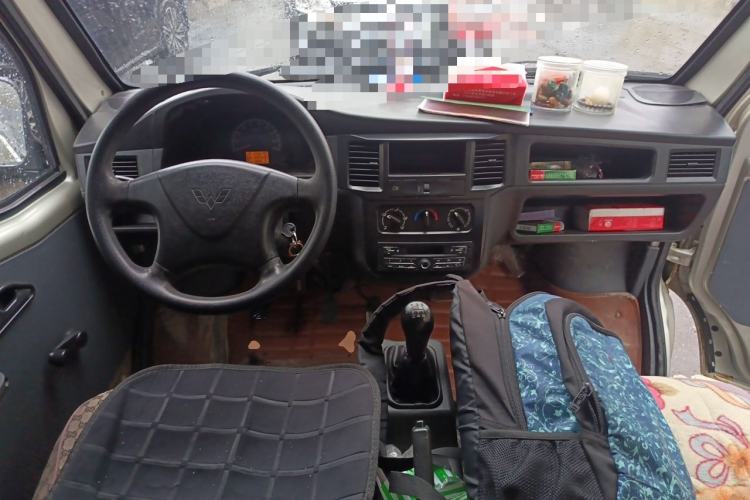 Used Wuling Zhiguang 2013 1.0L Practical Version Center Console