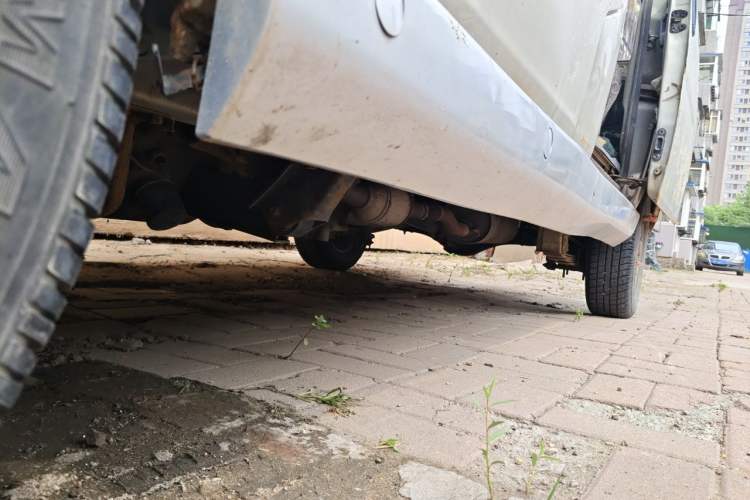 Used Wuling Zhiguang 2013 1.0L Practical Version Chassis Front Left