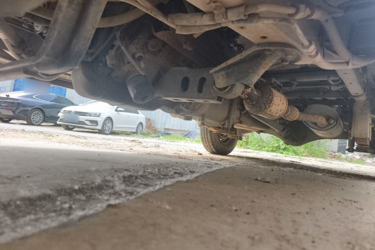 Used Wuling Zhiguang 2013 1.0L Practical Version Chassis Front Left