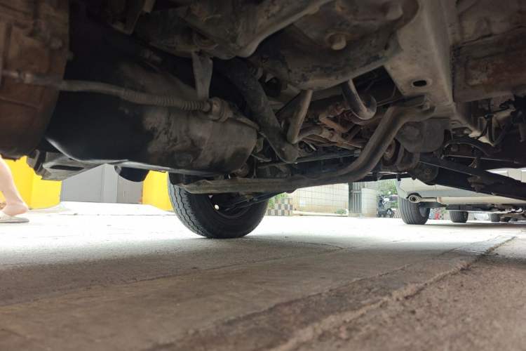 Used Wuling Zhiguang 2013 1.0L Practical Version Chassis Front Right