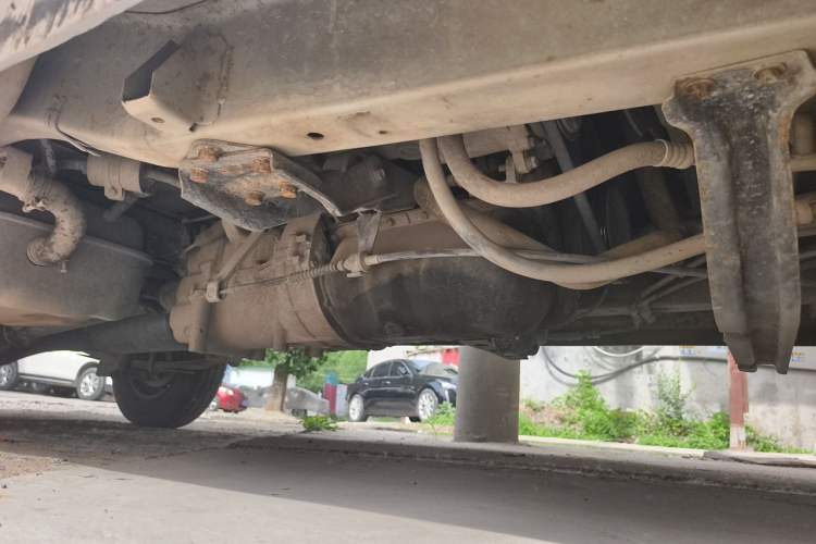Used Wuling Zhiguang 2013 1.0L Practical Version Chassis Front Right