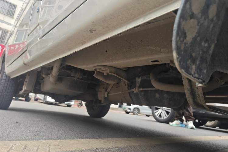 Used Wuling Zhiguang 2013 1.0L Practical Version Chassis Front Right