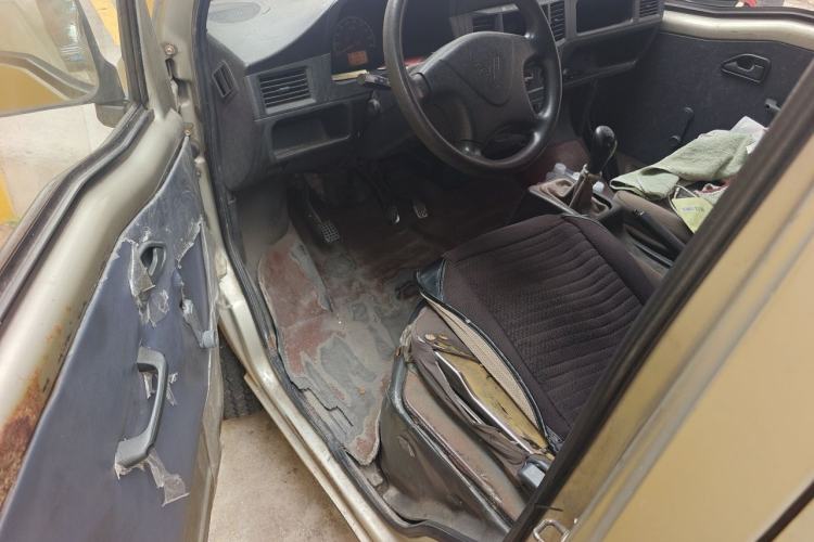 Used Wuling Zhiguang 2013 1.0L Practical Version Driver Seat