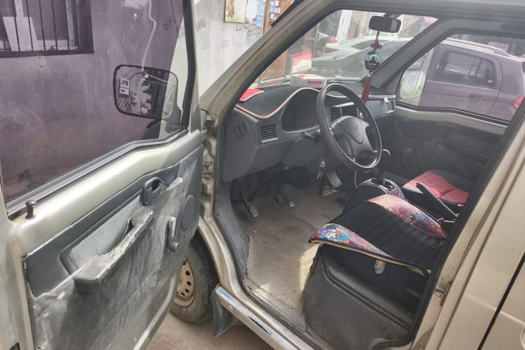 Used Wuling Zhiguang 2013 1.0L Practical Version Driver Seat
