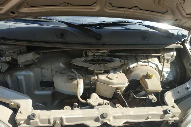Used Wuling Zhiguang 2013 1.0L Practical Version Engine Bay