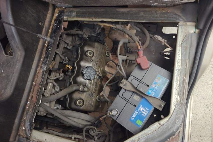 Used Wuling Zhiguang 2013 1.0L Practical Version Engine Bay